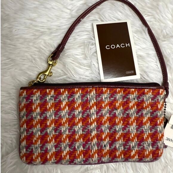 NWT COACH Hampton Houndstooth Wristlet - Picture 4 of 9